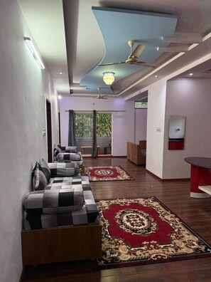 Comfort-Suite, Balkon | Wohnbereich
