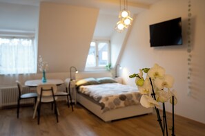 1 bedroom, WiFi, bed sheets - Apartments in a nineteenth-century building in the historic center of Bolzano (Bolzano)