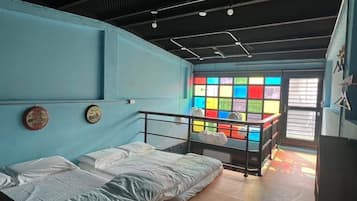 Gallery House, Balcony, City View | Blackout drapes, free WiFi