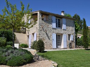 Exterior - Holiday home: Gîte du Levant (Aiglun)