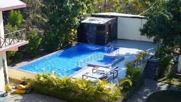 Piscina all'aperto