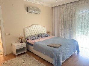 4 bedrooms, iron/ironing board - Alanya Independent Pool Villa - 4 Beds 4 Baths Sea & City View 1.5 km to Beach (Antalya)
