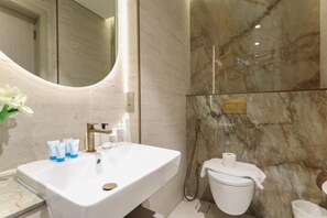 Apartment - Elite LUX Holiday Homes - Bright Modern Studio in Pearl House 1 JVC Dubai (Dubai)