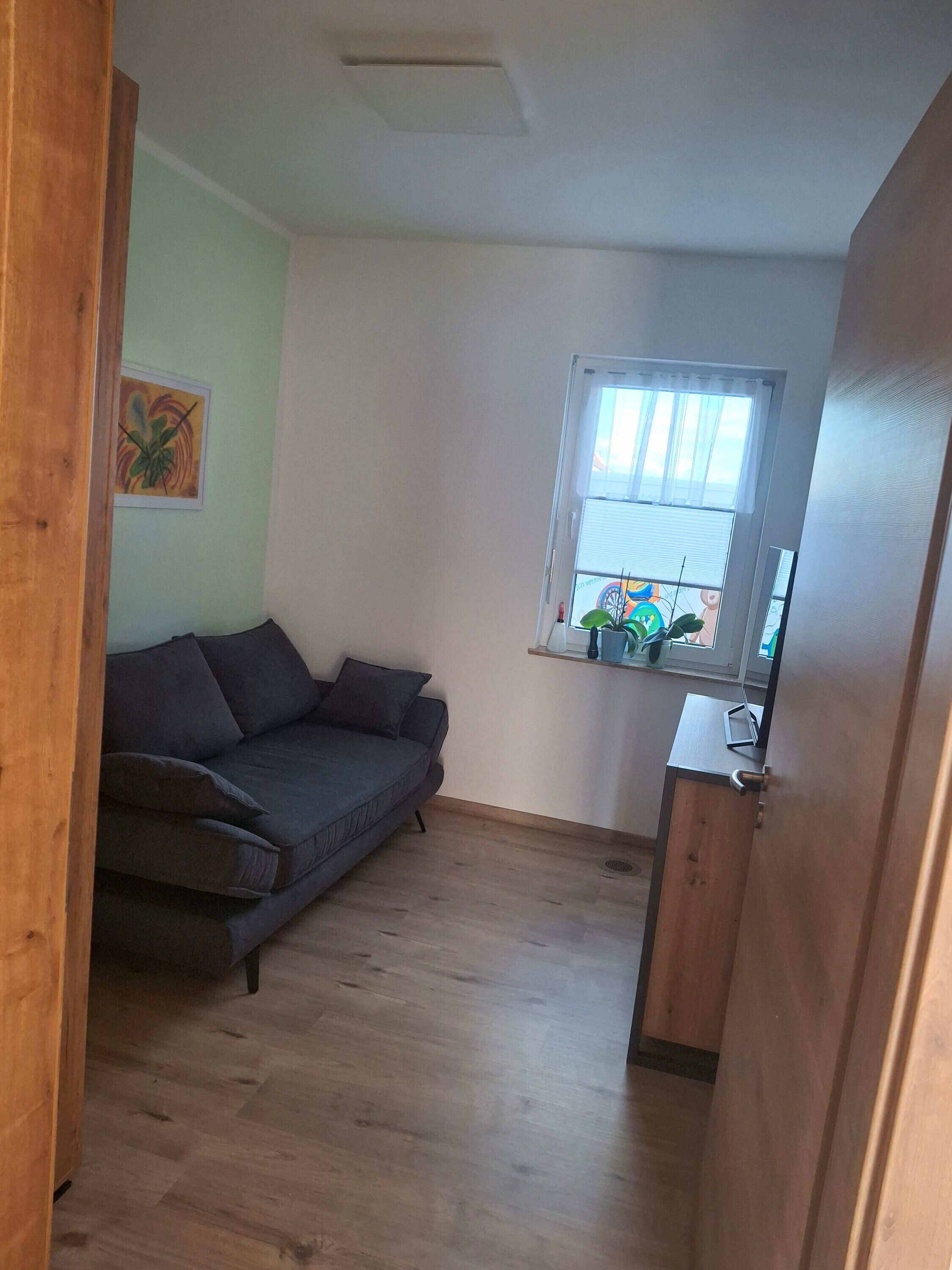 Fernseher, DVD-Player, Tischtennisplatte