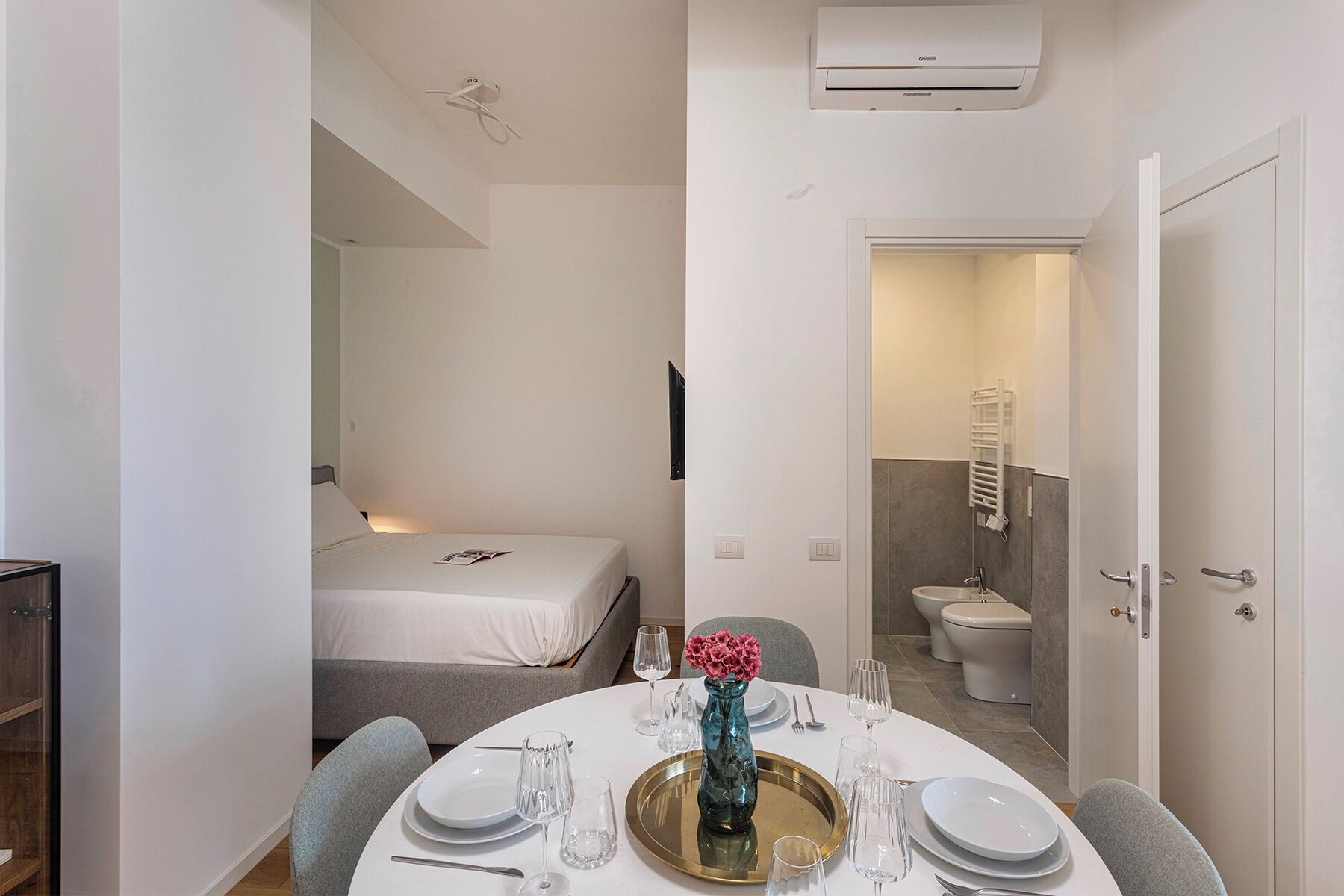 Apartment, 1 Queen Bed with Sofa bed, Partial Sea View | Bathroom