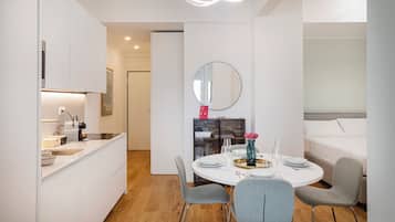 Apartment, 1 Queen Bed with Sofa bed, Partial Sea View | Living area