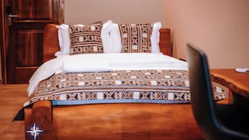 Standard Room | Laptop workspace, free WiFi