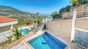 Villa, 4 chambres, fumeur, piscine privée | Piscine