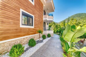 Villa, 4 Bedrooms, Smoking, Private Pool | Exterior detail