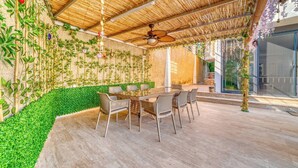 Villa, 4 chambres, fumeur, piscine privée | Restauration extérieure