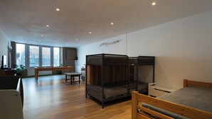 1 bedroom, travel crib, WiFi (free) - Apartment in the heart of the village! (Val Suran)