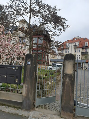 Petite mais charmante chambre double avec terrasse commune, jardin commun et Wi-Fi