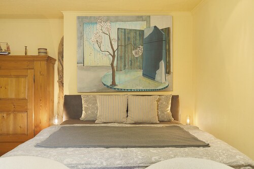 Maison d'hôtes 'Romantikzimmer in Striesen' avec terrasse partagée, jardin partagé et Wi-Fi