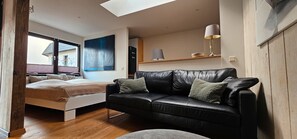 1 bedroom, WiFi, bed sheets - Apartment 'Nahe Blauen Wunder' with Shared Terrace, Shared Garden and Wi-Fi (Dresden)