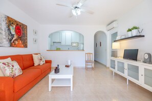 Living room - Flamingo Coast by Fidalsa (Orihuela)