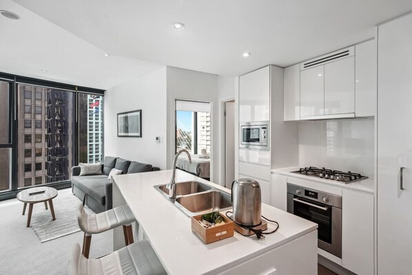 Fridge, microwave, oven, stovetop