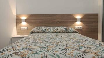 2 bedrooms, internet, bed sheets