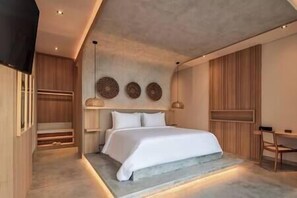 6 bedrooms, iron/ironing board, WiFi, bed sheets