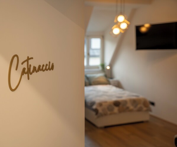 Deluxe Studio | Cribs/infant beds, free WiFi, bed sheets