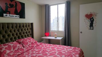 2 bedrooms, iron/ironing board, bed sheets