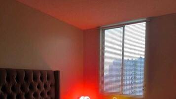 2 bedrooms, iron/ironing board, bed sheets