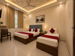 Deluxe Triple Room | Free WiFi - Vimla Residency Hotel Near Prem Mandir (Vrindavan)