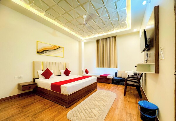 Deluxe Triple Room | WiFi (free) - Vimla Residency Hotel Near Prem Mandir (Vrindavan)