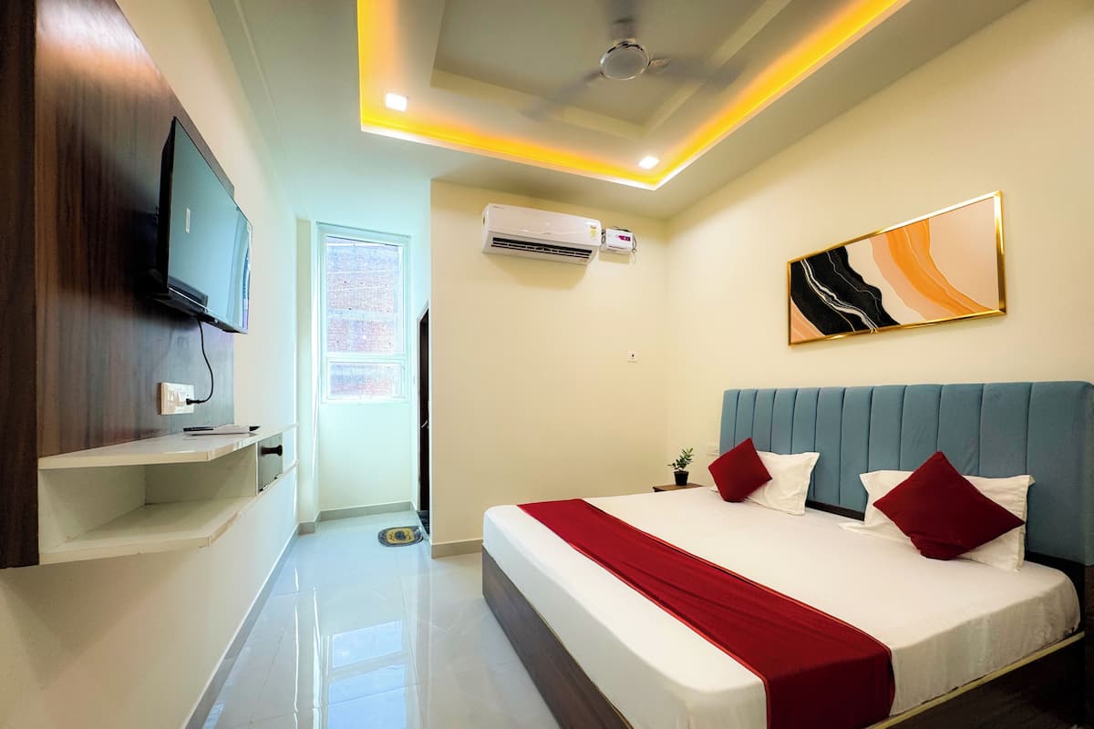 Deluxe Double Room | Free WiFi
