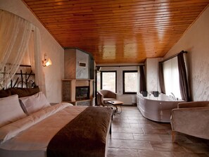Deluxe Room, 1 King Bed, Smoking, Garden View