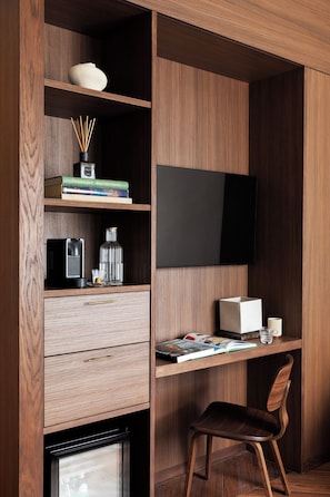 In-room safe, desk, laptop workspace, blackout drapes
