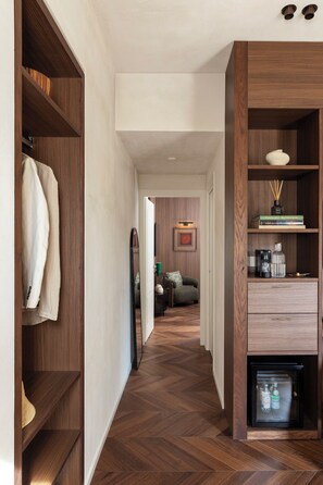 Suite | Minibar, caixa forta a l'habitació i escriptori