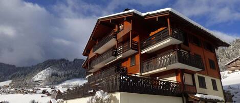 المنشأة من الخارج