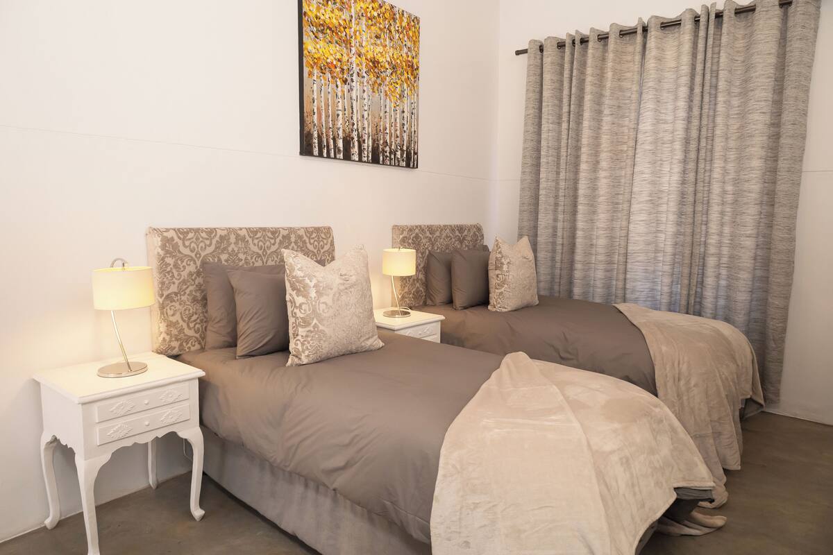 Standard Twin Room | Free WiFi, bed sheets