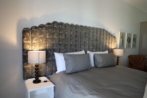 Luxury Studio | Free WiFi, bed sheets