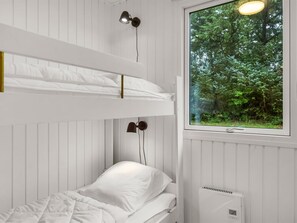 3 bedrooms, Internet