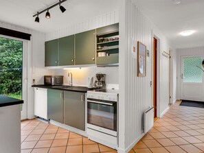 Fridge, microwave, dishwasher, cookware/dishes/utensils