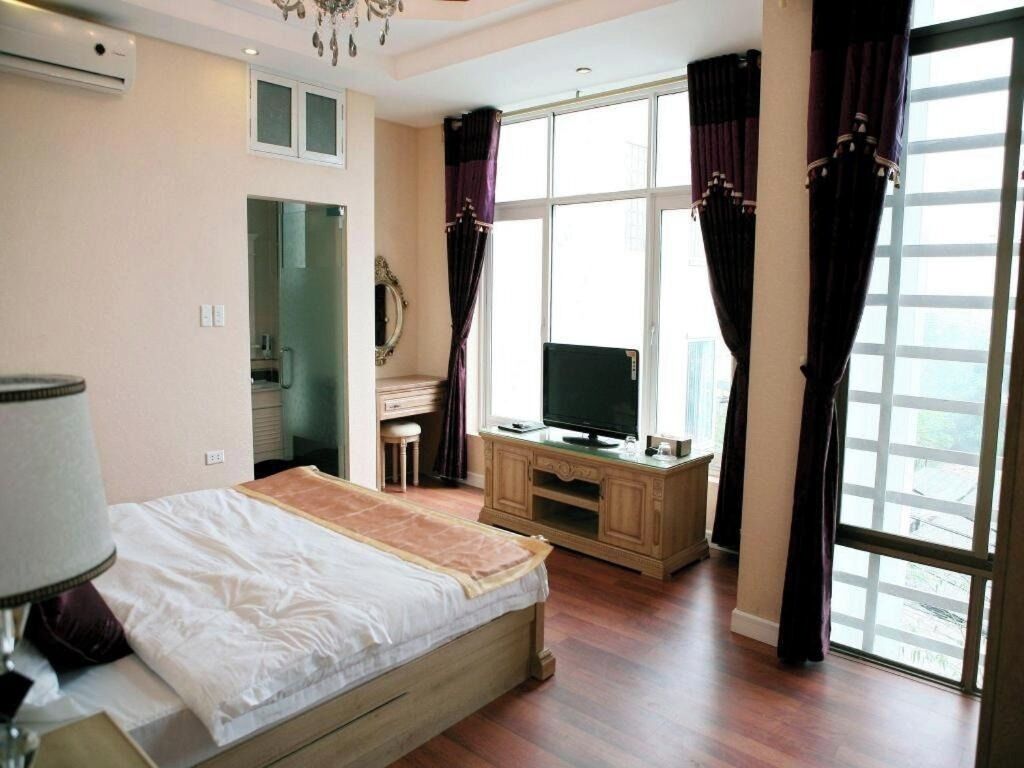 Deluxe Room | Iron/ironing board, free WiFi