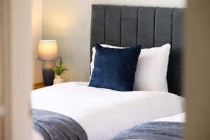 2 bedrooms, iron/ironing board, travel cot, WiFi - Coastal Village Hideaway | Village Retreat | Sleeps 4 (Scalby)