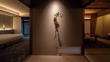 Ku (For 3 or more guests: extra futon bedding will be provided.) | Free minibar, in-room safe, desk, soundproofing