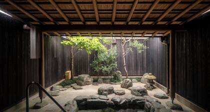 Momoyama Onsen Tsukimikan