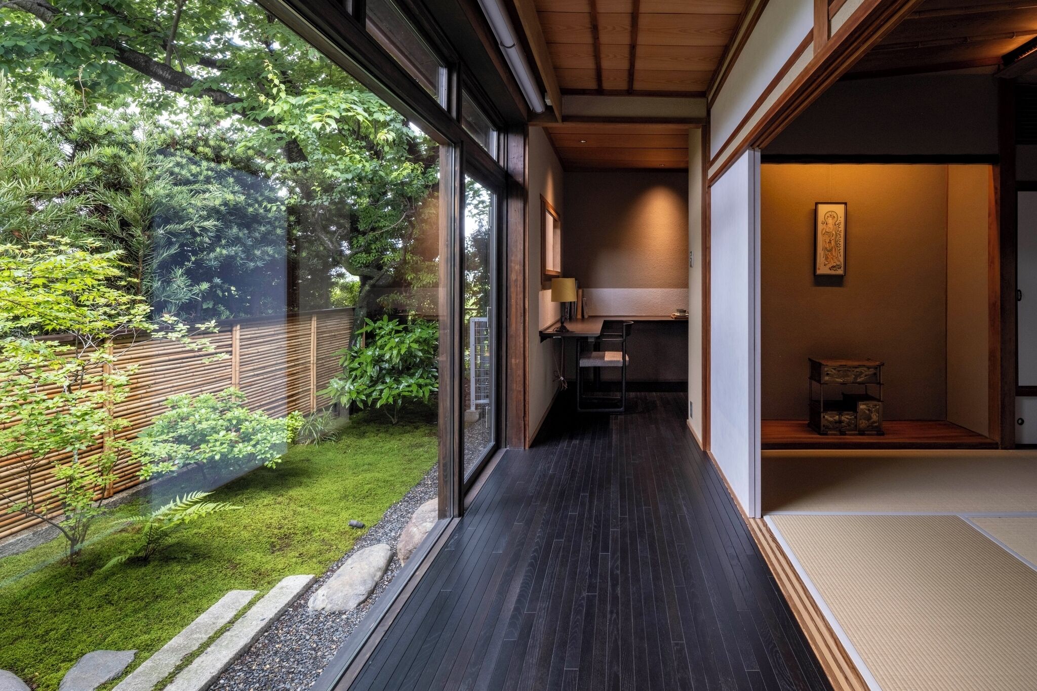 ห้องลักซ์ชัวรี่ดับเบิล, ปลอดบุหรี่, วิวสวน (Shin) | มินิบาร์ฟรี, ตู้นิรภัยในห้องพัก, โต๊ะทำงาน, ห้องเก็บเสียง