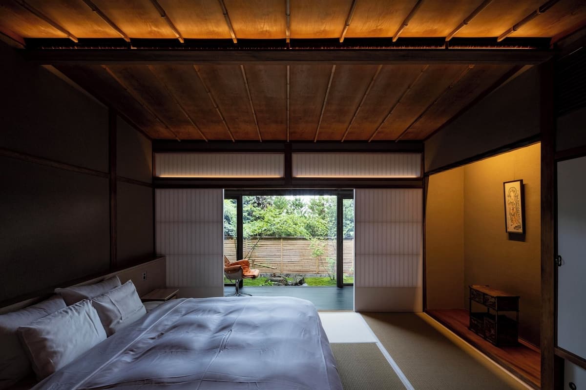 Shin | Free minibar, in-room safe, desk, soundproofing
