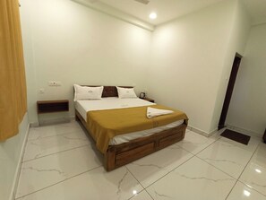 Standard Room, Hill View | Free WiFi - Aadhithya Residency (Tiruvannamalai)