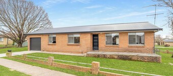 Blissful Blayney Home - Comfy, Cosy and Sleeps 5