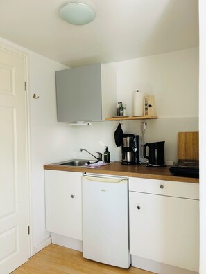 Microwave, stovetop