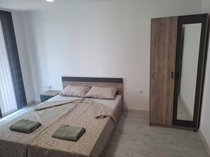 6 dormitorios, tabla de planchar con plancha, wifi y ropa de cama