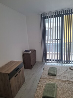 6 chambres, fer et planche à repasser, Wi-Fi, draps fournis