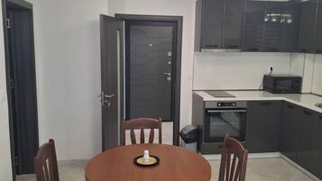 Microondas, horno y parrilla de estufa