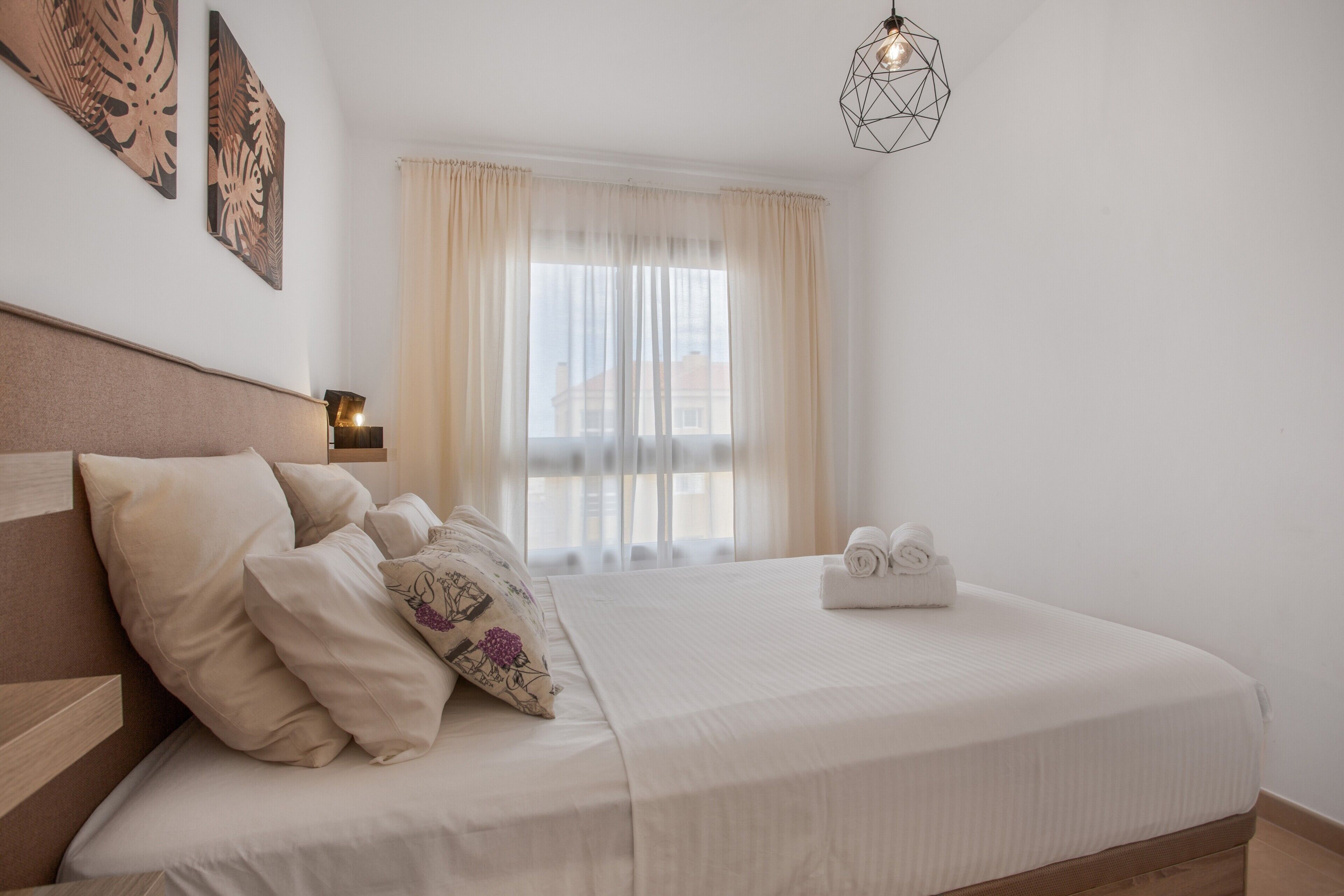 1 slaapkamer, een strijkplank/strijkijzer, wifi, beddengoed