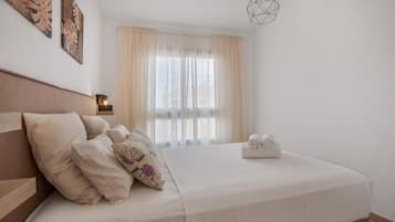 1 slaapkamer, een strijkplank/strijkijzer, wifi, beddengoed